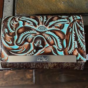 Beautiful Patricia Nash medium leather wallet.